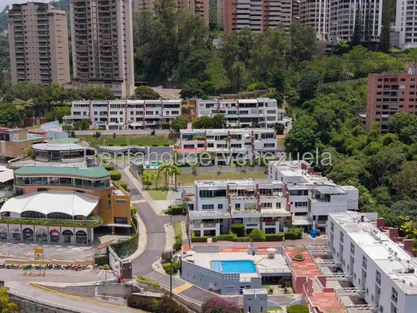 Casa (Multipes Niveles) en Venta en Los Naranjos del Cafetal, Distrito Metropolitano - 52