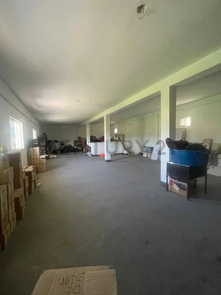 Venta de Locales Comerciales y Casa - 13