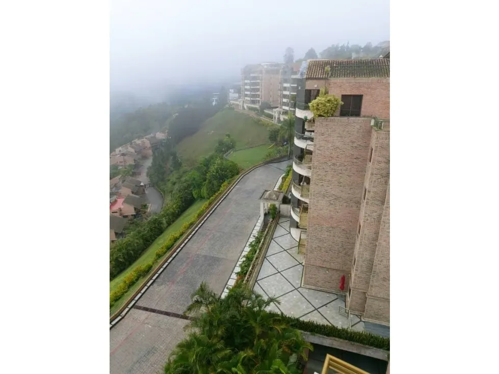Se alquila apartamento 500m2 + Terraza 500m2 Los Naranjos del Cafetal