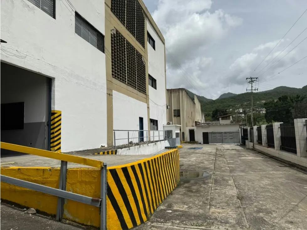 Se alquila Galpon 980m² Guatire