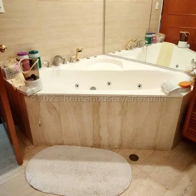 Apartamento (1 Nivel) en Venta en La Lagunita Country Club, Distrito Metropolitano - 11