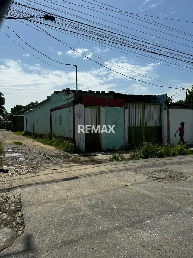 En Venta Construccion en Obra Gris, Sector Colombia Sur, Calle 30 con Callejon N°2, Guanare, Portuguesa, Venezuela