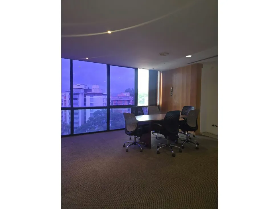 OFICINA EN VENTA 157 M2 - URB CHUAO - 12
