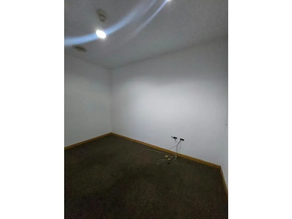 OFICINA EN VENTA 157 M2 - URB CHUAO - 7