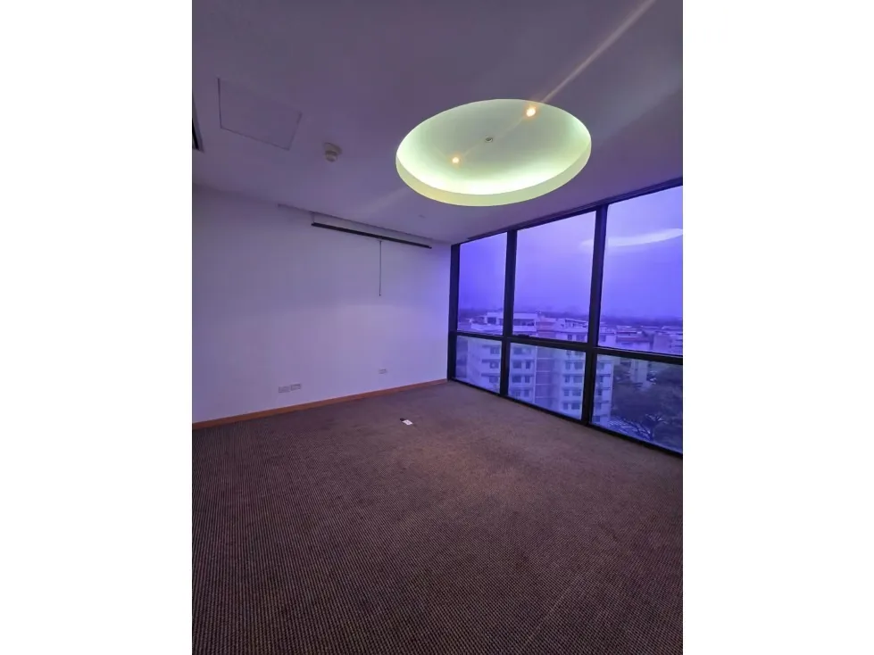 OFICINA EN VENTA 157 M2 - URB CHUAO - 8