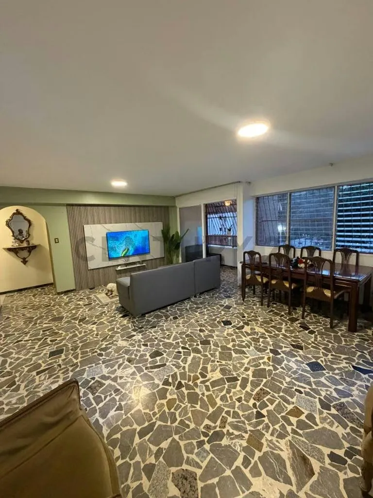 Apartamento de 125mts2 con Depósito adicional Privado de 84m² en El Paraíso