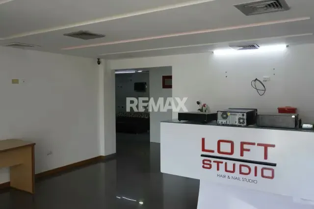 SE VENDE CENTRO COMERCIAL NOLETTY AV FUERZAS ARMADAS - 11