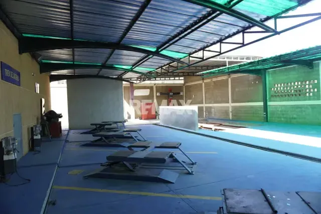 SE VENDE CENTRO COMERCIAL NOLETTY AV FUERZAS ARMADAS - 18