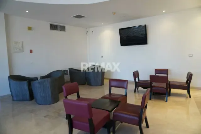SE VENDE CENTRO COMERCIAL NOLETTY AV FUERZAS ARMADAS - 3