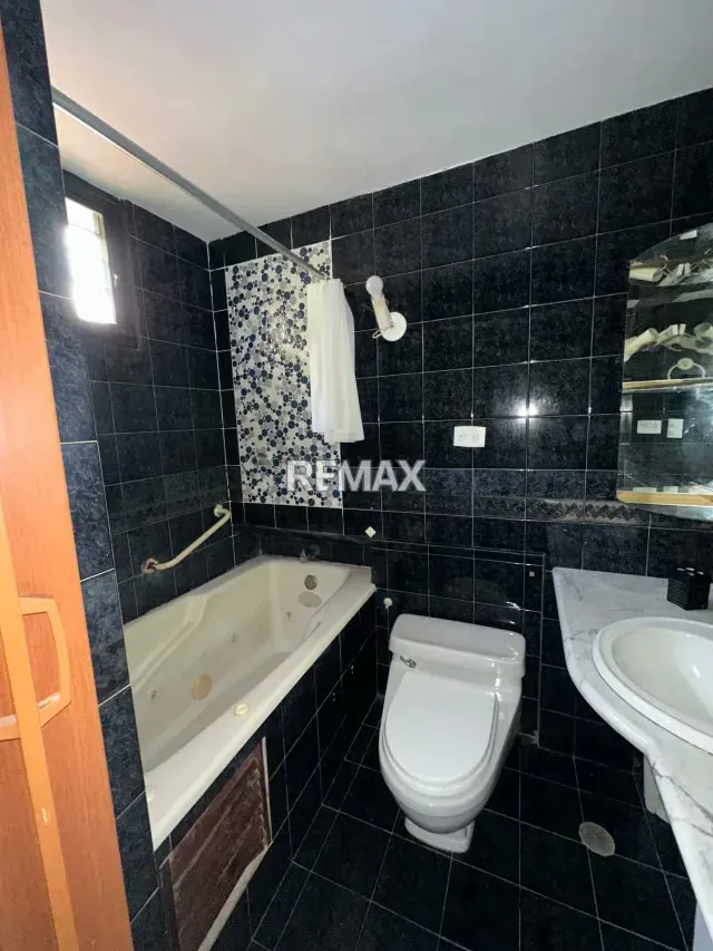 APARTAMENTO EN VENTA EN URB. LAS CHIMENEAS, RES. EL PEDREGAL VALENCIA EDO. CARABOBO - 12
