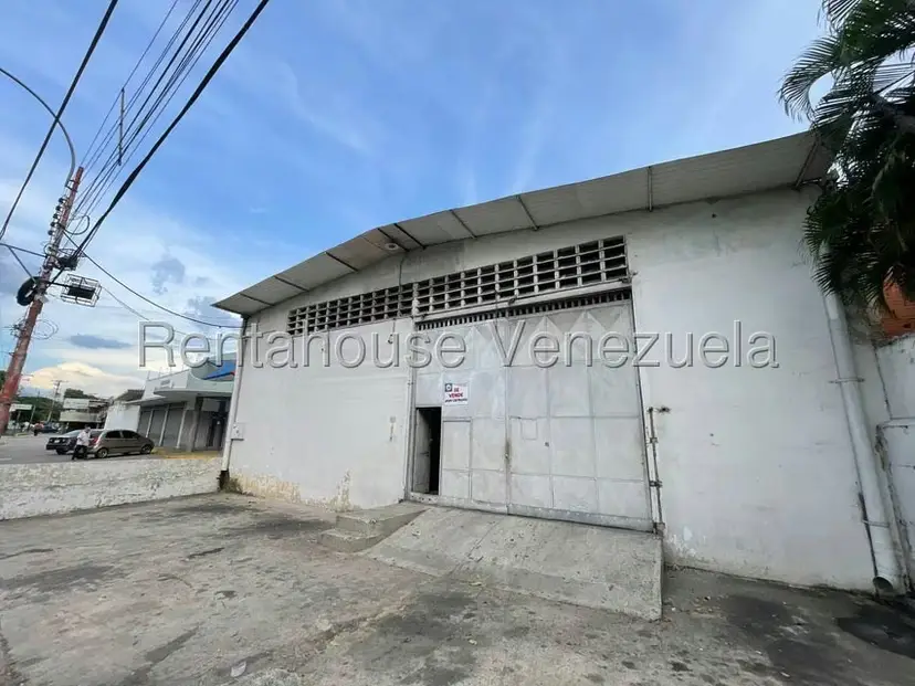 Comercial (Galpon - Deposito) en Venta en Avenida Bolivar, Aragua