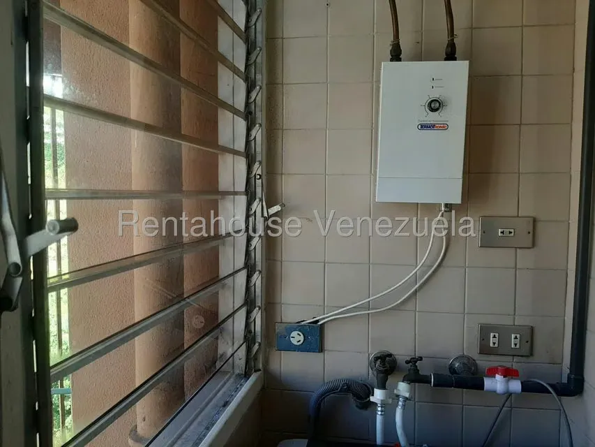Apartamento (1 Nivel) en Alquiler en La Alameda, Distrito Metropolitano - 21