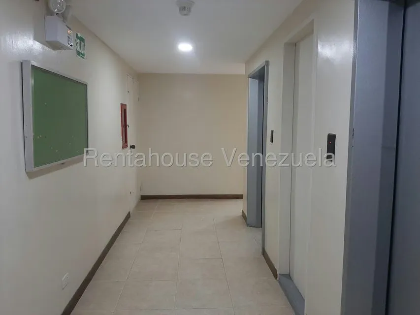 Apartamento (1 Nivel) en Alquiler en La Alameda, Distrito Metropolitano - 39