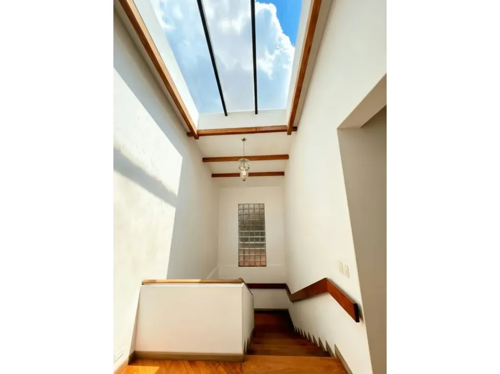 Se vende casa 440m2 Los Palos Grandes 5066 - 6