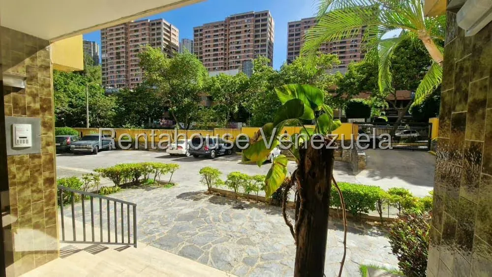 Apartamento (1 Nivel) en Venta en Santa Paula, Distrito Metropolitano - 24