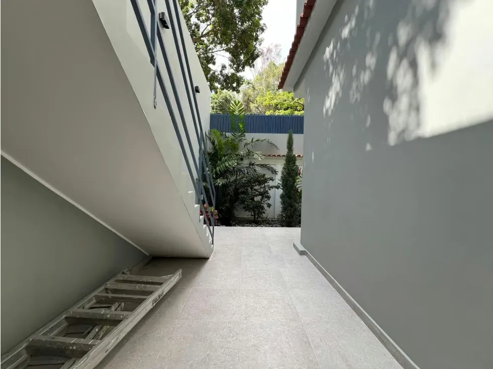 Se vende/alquila casa 1240m² 23h/17b/3e Colinas de Bello Monte - 23