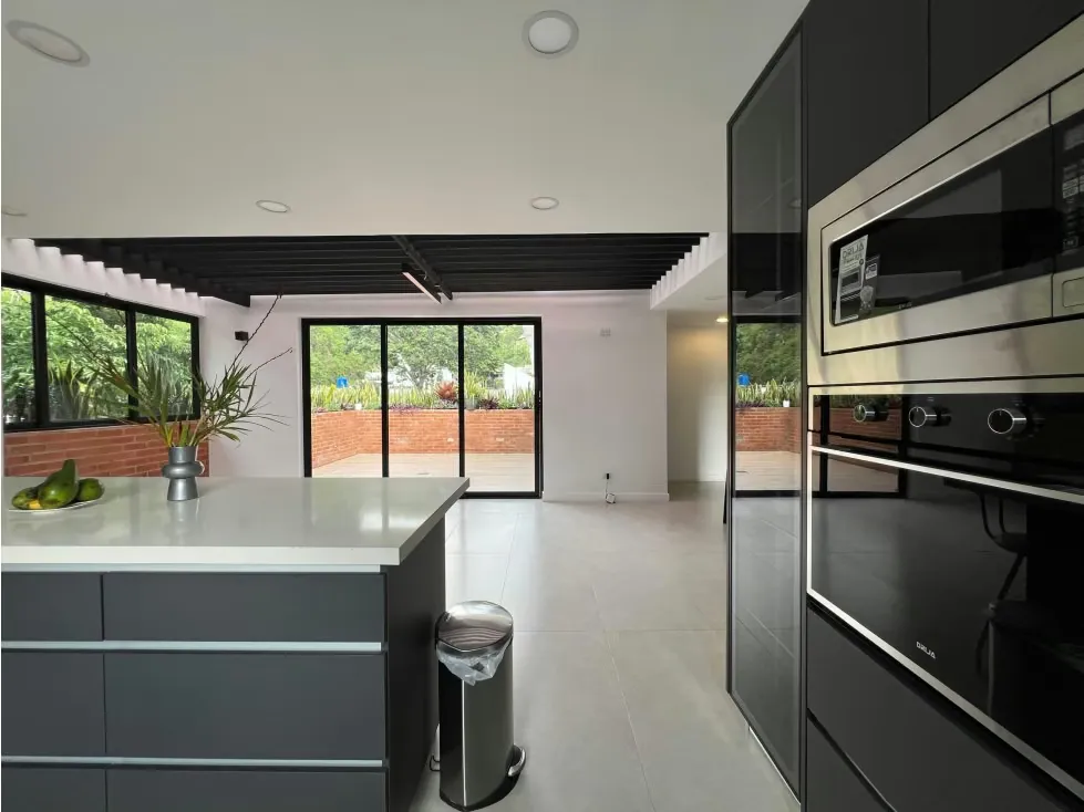 Se vende/alquila casa 1240m² 23h/17b/3e Colinas de Bello Monte - 26