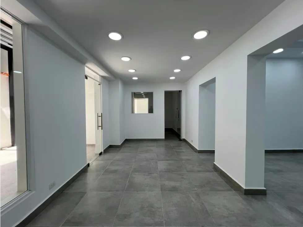 Se vende/alquila casa 1240m² 23h/17b/3e Colinas de Bello Monte - 36