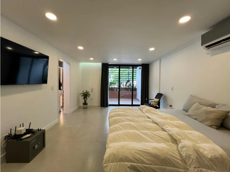 Se vende/alquila casa 1240m² 23h/17b/3e Colinas de Bello Monte - 48