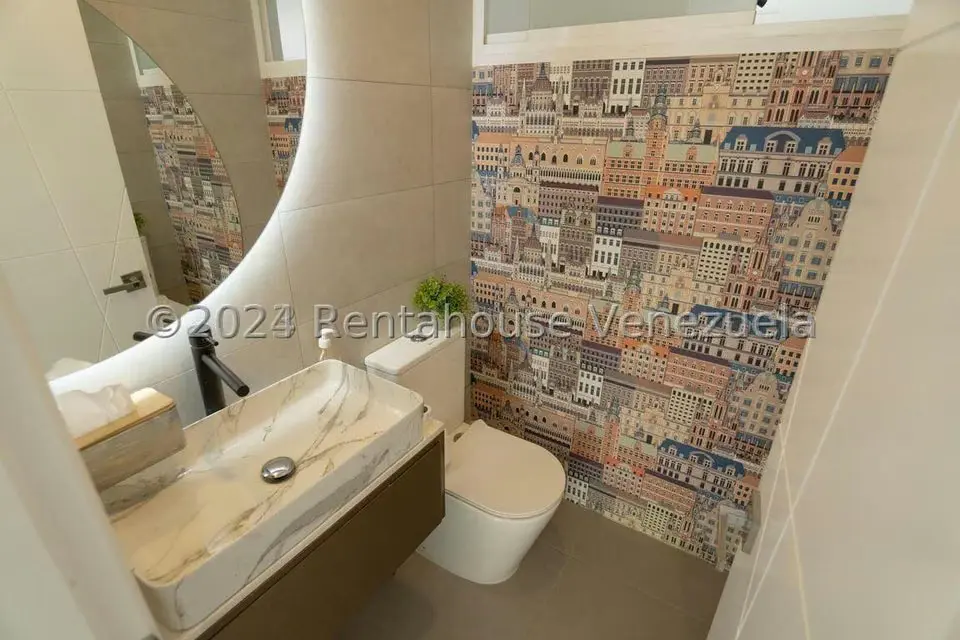 Casa (Multipes Niveles) en Venta en Los Naranjos del Cafetal, Distrito Metropolitano - 16
