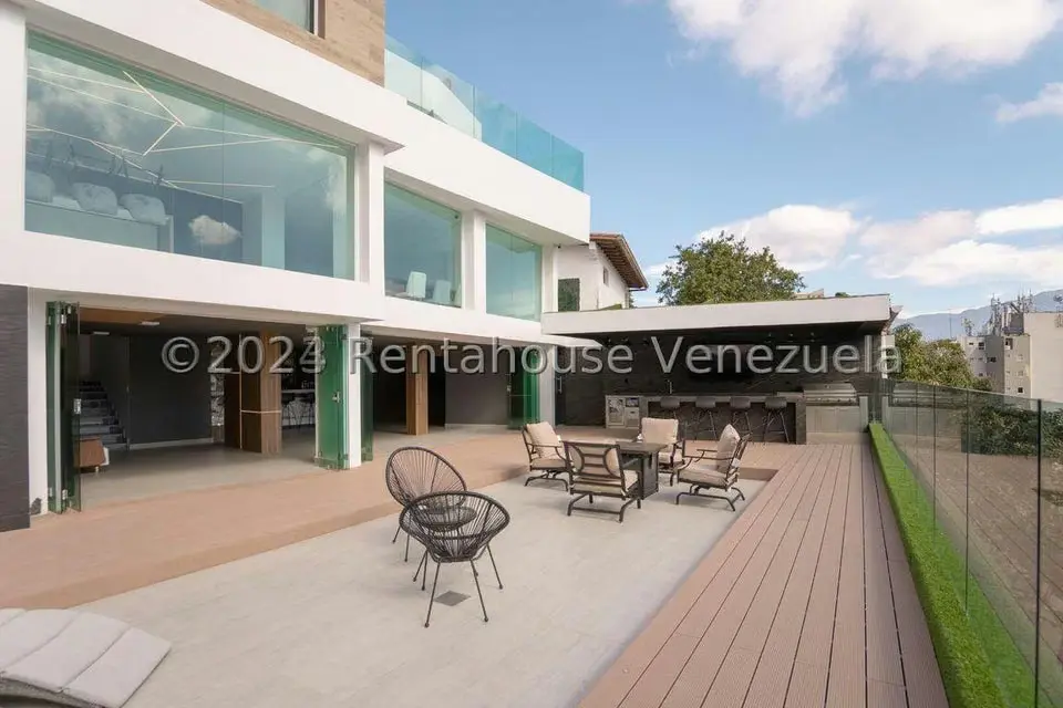 Casa (Multipes Niveles) en Venta en Los Naranjos del Cafetal, Distrito Metropolitano - 39