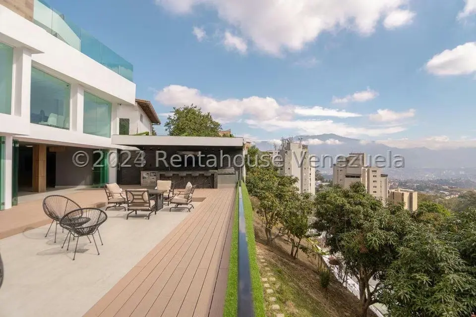 Casa (Multipes Niveles) en Venta en Los Naranjos del Cafetal, Distrito Metropolitano - 51