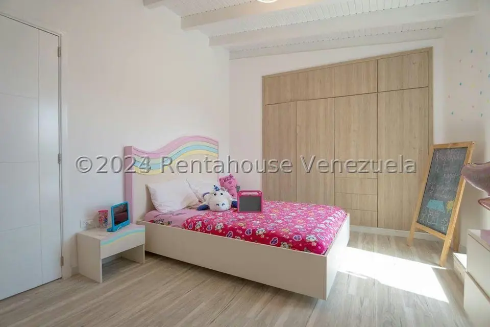 Casa (Multipes Niveles) en Venta en Los Naranjos del Cafetal, Distrito Metropolitano - 56