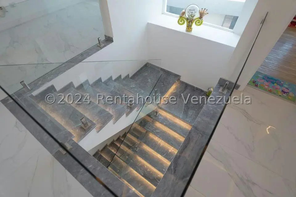 Casa (Multipes Niveles) en Venta en Los Naranjos del Cafetal, Distrito Metropolitano - 64