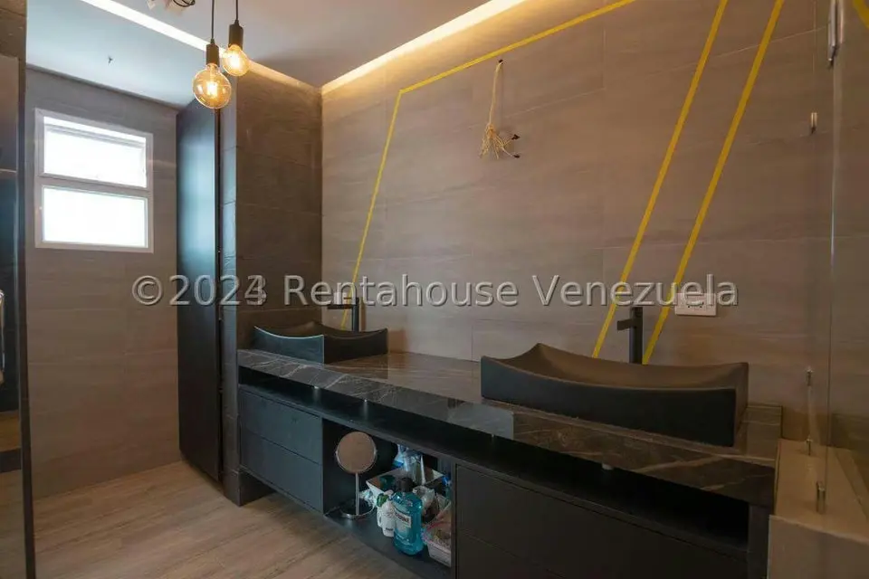 Casa (Multipes Niveles) en Venta en Los Naranjos del Cafetal, Distrito Metropolitano - 71