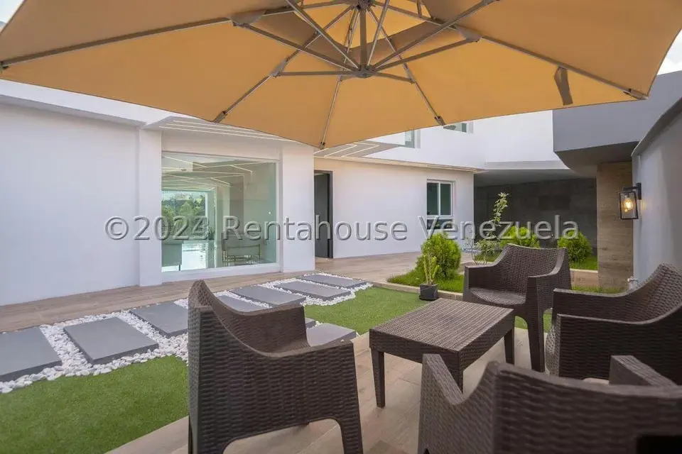 Casa (Multipes Niveles) en Venta en Los Naranjos del Cafetal, Distrito Metropolitano - 74