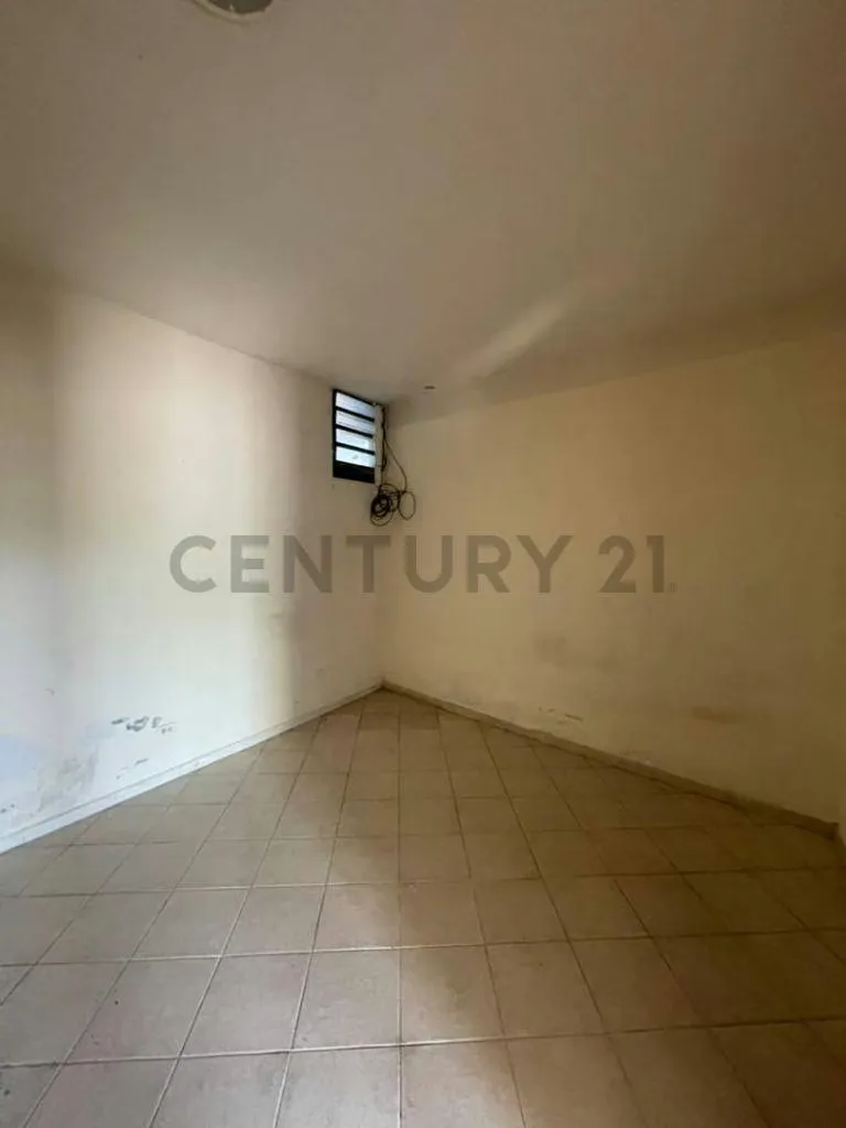 Anexo en Barcelona Century 21 presenta este versátil espacio de 40 m2. - 8