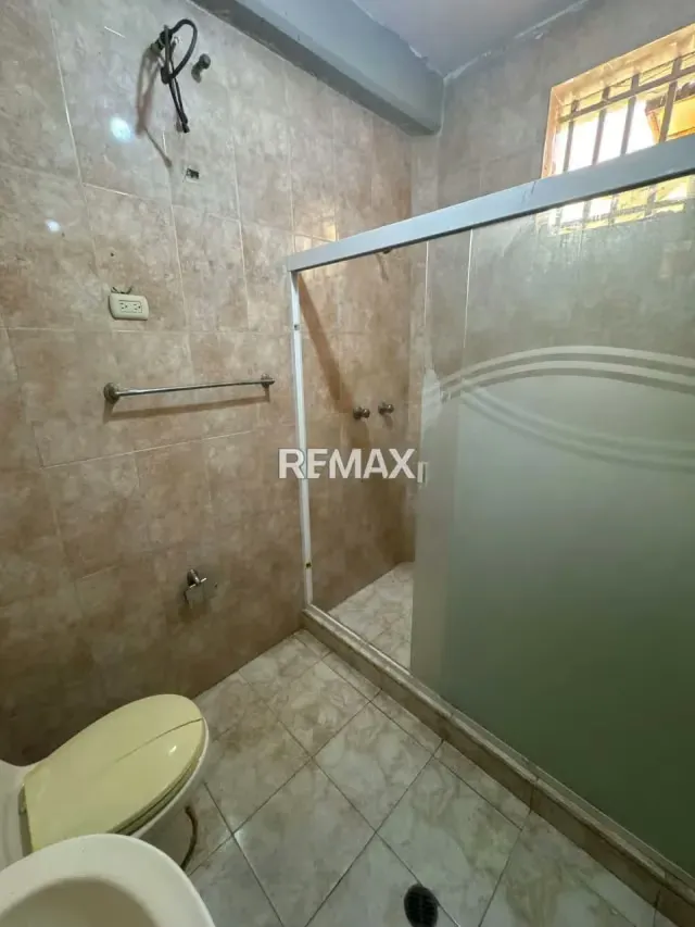 En Venta Casa en zona Centro Este - 8