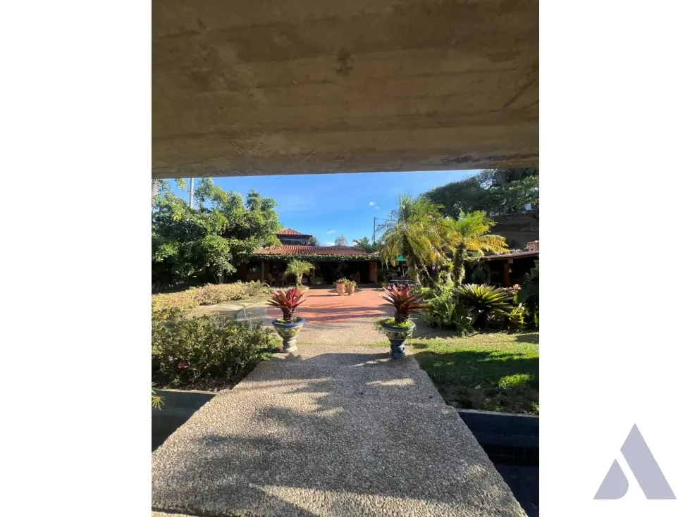 Vendo/Alquilo Casa 1843m2 Lomas del Mirador 6787 - 2