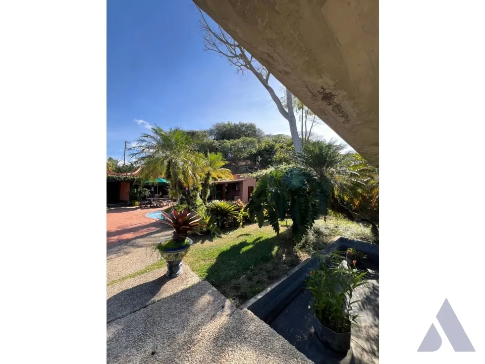 Vendo/Alquilo Casa 1843m2 Lomas del Mirador 6787 - 8
