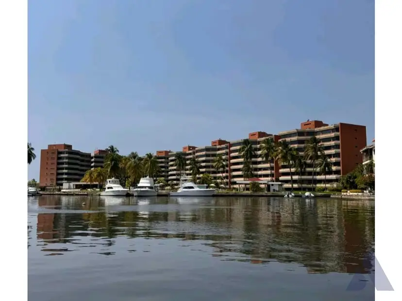 Vendo/alquilo apto Las Canoas353m2/3h+s+e/5b/3p/muelle/ Lecherías 4999