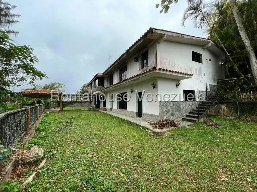 Casa (Duplex) en Venta en Los Guayabitos, Distrito Metropolitano - 2