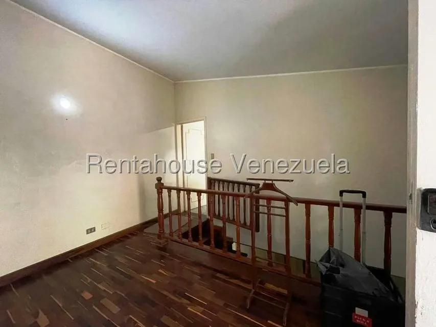 Casa (Duplex) en Venta en Los Guayabitos, Distrito Metropolitano - 21