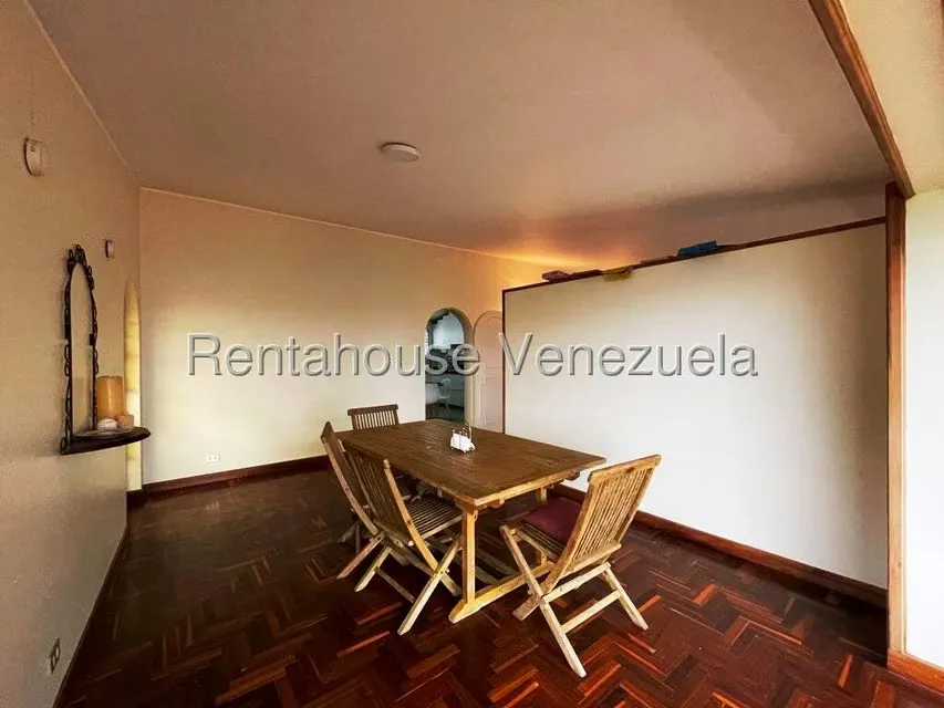 Casa (Duplex) en Venta en Los Guayabitos, Distrito Metropolitano - 32