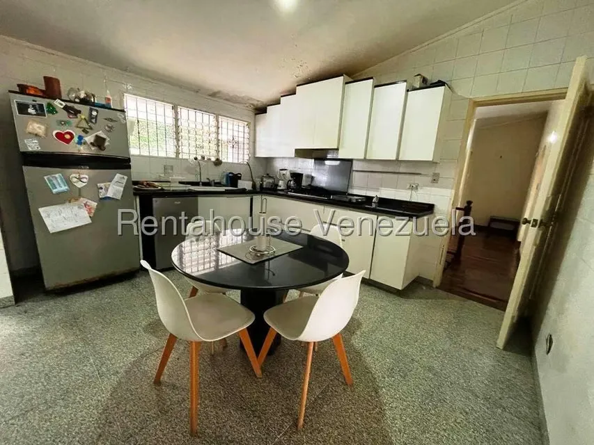Casa (Duplex) en Venta en Los Guayabitos, Distrito Metropolitano - 35