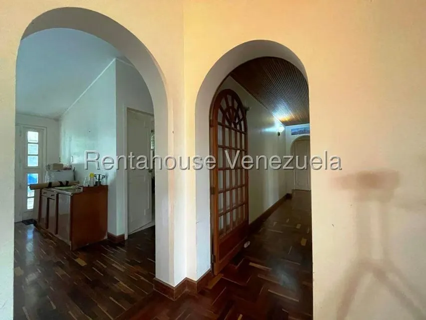 Casa (Duplex) en Venta en Los Guayabitos, Distrito Metropolitano - 39