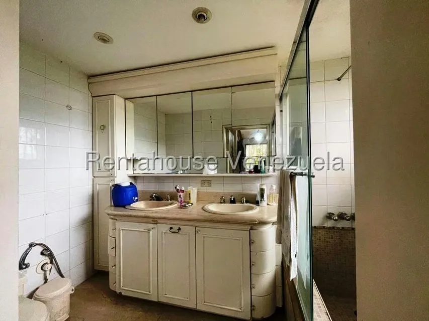 Casa (Duplex) en Venta en Los Guayabitos, Distrito Metropolitano - 45