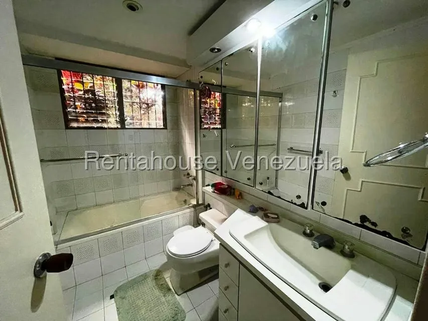 Casa (Duplex) en Venta en Los Guayabitos, Distrito Metropolitano - 50