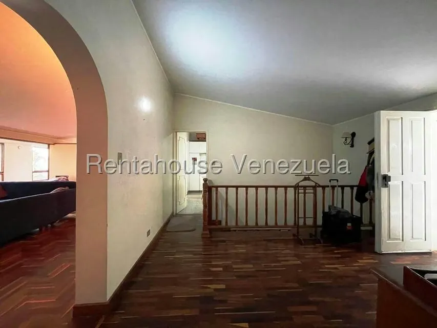 Casa (Duplex) en Venta en Los Guayabitos, Distrito Metropolitano - 60