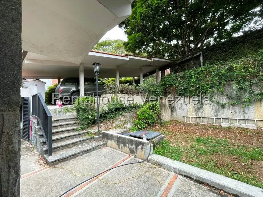 Casa (Duplex) en Venta en Los Guayabitos, Distrito Metropolitano - 99