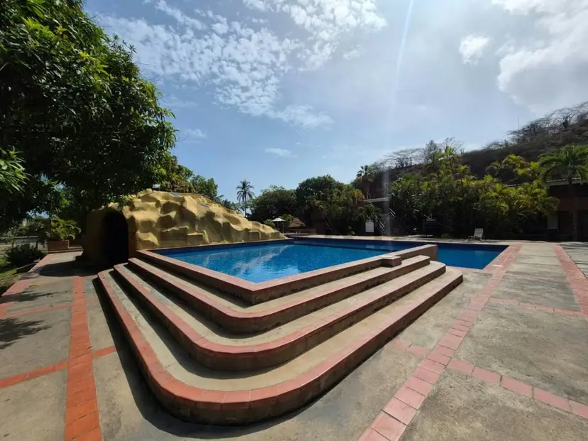Century 21 ofrece en Alquiler este Apartamento Vacacional en Puerto Bahia