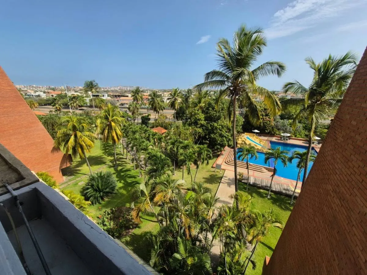 Century 21 ofrece en Alquiler este Apartamento Vacacional en Puerto Bahia - 18