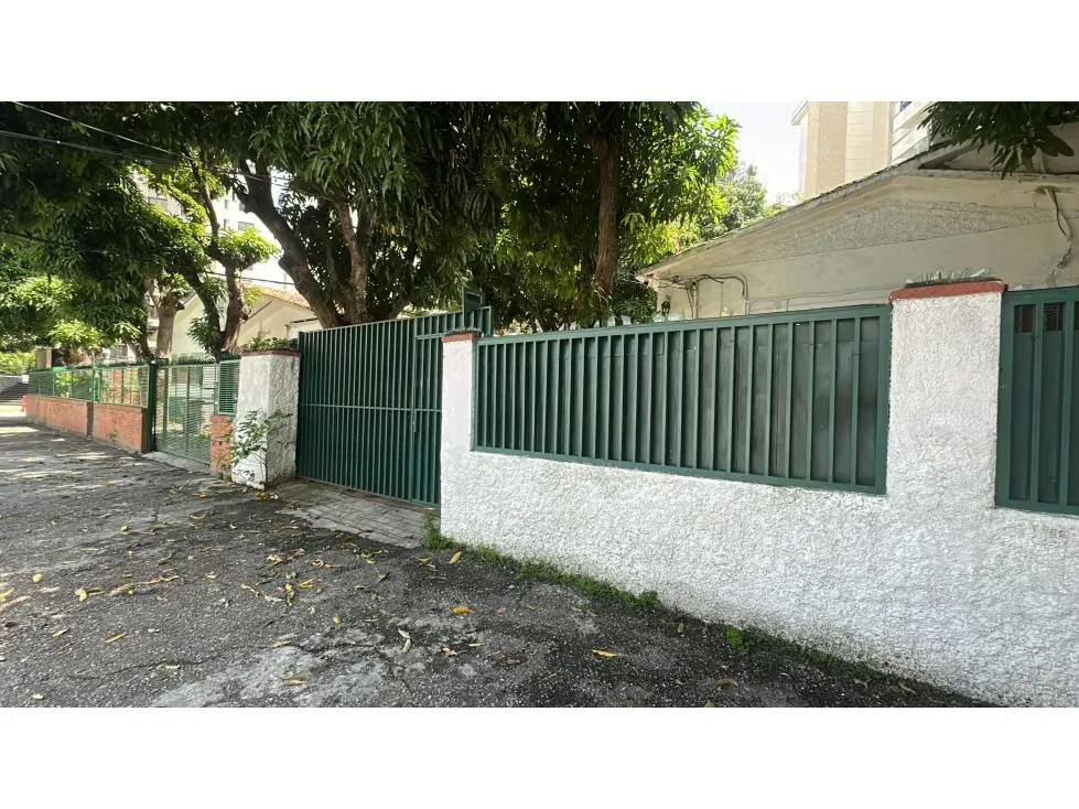 Se vende Casa Pareada 337m² 8h/4b/3e Los Palos Grandes