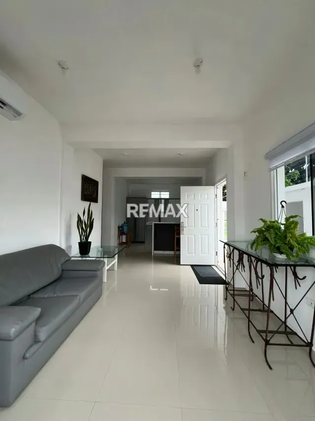 SE VENDE CASA A ESTRENAR EN TRIGAL NORT DE ESQUINA