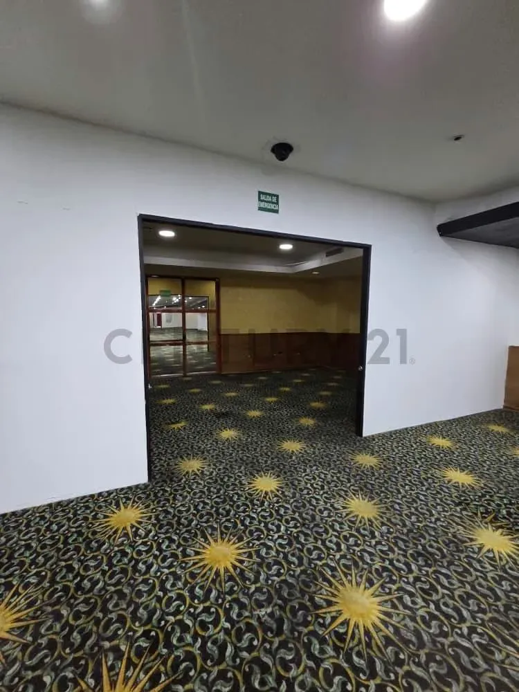Local comercial de alto impacto en Porlamar de 1.472 m² - 13