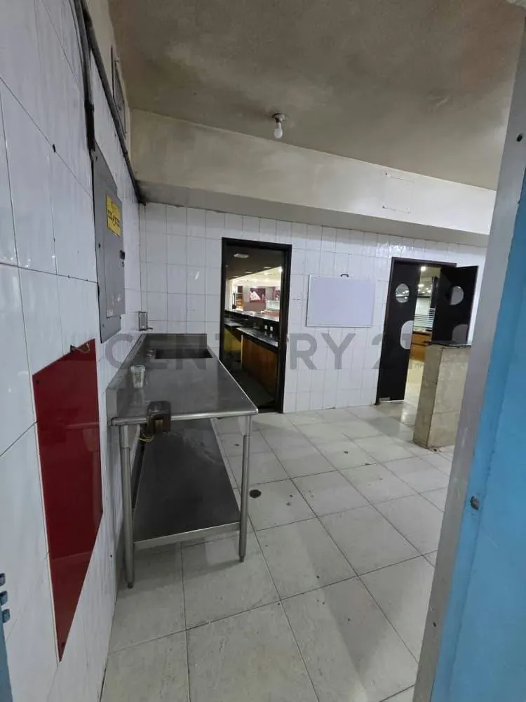 Local comercial de alto impacto en Porlamar de 1.472 m² - 20